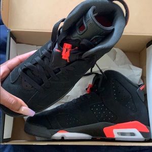 Air Jordan’s 6 retro black/infrared
